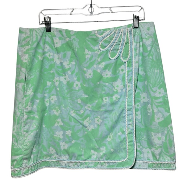 The Lilly Lilly Pulitzer Vintage Wrap Skirt Green, White, Blue Floral - Picture 1 of 8